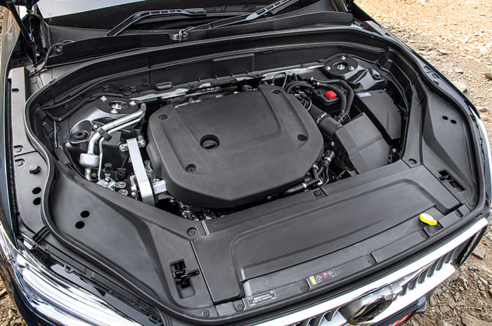 2022 Volvo XC90 B6 review, test drive 